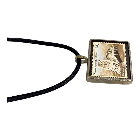 VTG Choker Necklace 14" Pendant UN 1993 Snow Leopard Stamp Cord Y2K Indie Boho - Picture 6 of 16